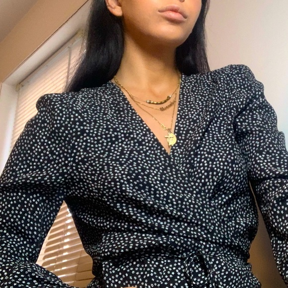 DYNAMITE wrap around blouse ! 🤍 - Picture 2 of 3